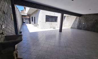 Imagem 2: Sobrado para aluguel possui 260 metros quadrados com 3 quartos em Ocian - Praia Grande - S