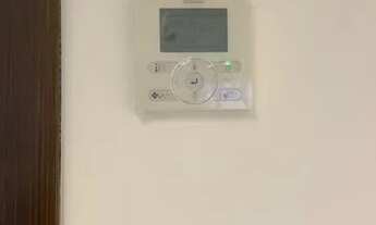 Imagem 7: Excelente sala com 70m2, nascente, 02 garagens, ar condicionado, piso porcelanato na Paral