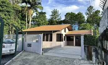 Imagem 2: Alugue Casa com amplo terreno no Bairro América - Joinville