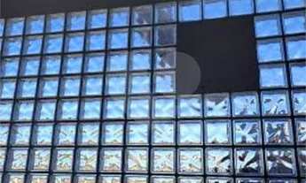 Imagem 5: Salão em Via movimentada pra diversas atividades