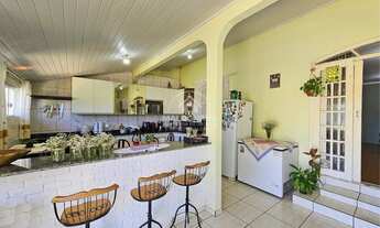 Imagem 5: Imóvel para venda possui 300 metros quadrados com 4 quartos