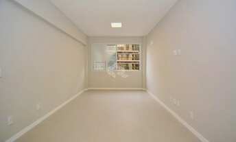 Imagem 7: APARTAMENTO COM 3 SUÍTES E VISTA PARCIAL PARA O MAR NO CENTRO DE FLORIANÓPOLIS