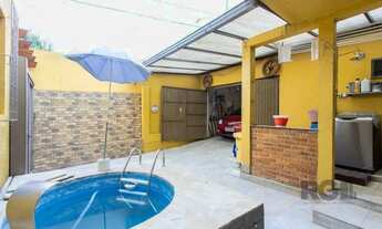 Imagem: Sobrado, 3 quartos, 2 banheiros, pátio