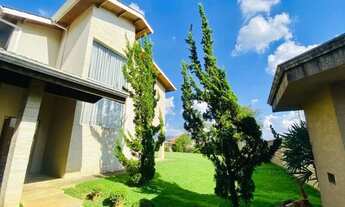 Imagem 2: Belíssimo sobrado ensolarado com muito espaço verde e vista para a Pedra Grande!!