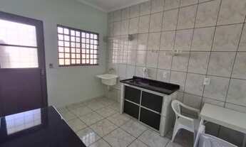 Imagem: Kitnet Pirassununga/SP a uma quadra da USP