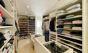 Imagem 7: Linda cobertura totalmente reformada com vista panorâmica para o Dois Irmãos