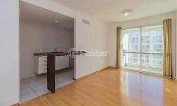 Imagem 2: Apartamento para venda possui 62 metros quadrados com 2 quartos em Vila Ipiranga - Porto A