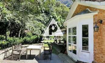 Imagem 2: Casa no Alto da boa Vista com 4 quartos, espaço gourmet, lareira, piscina, pátio com cacho