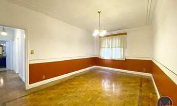 Imagem 3: Apartamento de 117 m² com 2 dormitórios em prédio com ares francês