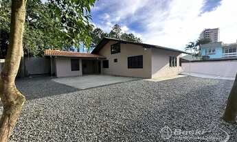 Imagem 4: Alugue Casa com amplo terreno no Bairro América - Joinville