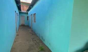 Imagem 2: QR 514 lote com 03 residencias 02 de 02qts e 01 de 01 qts escriturada R$ 195.000 escritura