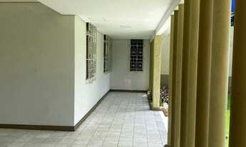 Imagem 2: Casa aluguel no Adrianópolis com terreno de 3.800m² - 450m² constrídos, para grandes empre