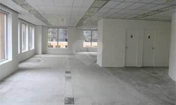 Imagem 2: Comercial, 935 m²