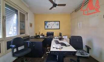 Imagem 2: Casa com 5 dormitórios e pátio próximo à Redenção