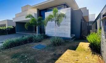 Imagem 2: Casa de condomínio térrea para venda possui 253 metros quadrados com 4 quartos