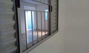 Imagem 4: Alugo apto c/2 cômodos/e garagem para moto/R$700,00/frente Pq Mun. Cidade São Pedro/Santan