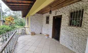 Imagem 2: Casa com 4 quartos e terreno plano ao lado do Parque Cremerie