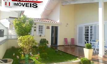 Imagem 3: Casa para venda em Peruibe com ótima localização. 3 dormitórios, sendo uma suíte, cozinha