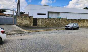 Imagem 3: Casa para aluguel possui 300 metros quadrados com 4 quartos enfrente ao fórum de Gravatá