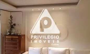 Imagem 7: Privilégio Imóveis vende excelente apartamento de 2 quartos, com vaga