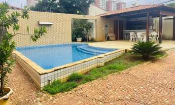 Imagem: 4 Quartos sendo 3 Suítes Negrão de Lima