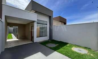 Imagem 2: Casa para Venda em Aparecida de Goiânia, Jardim Veneza, 3 dormitórios, 1 suíte, 2 banheiro