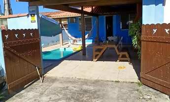 Imagem: Casa com piscina pé na areia