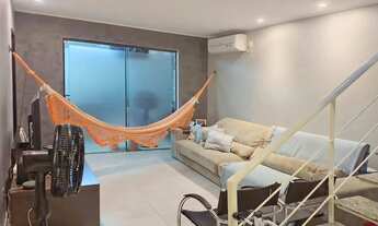 Imagem 2: Casa Dúplex - à Venda no Cond. Atlantis - 3 Quartos (2 Suítes) - 250m² - Parque Dez