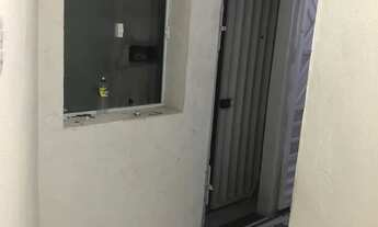 Imagem 2: Aluga-se kitnet Casa com 1 dormitório