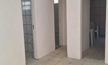 Imagem 2: Casa 2/4 + duas salas comerciais