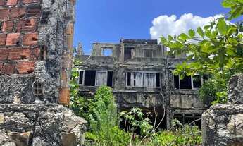 Imagem 2: Terreno em construção https://chatgpt.com/s/t_691c7b7c7e548191af372cf539fd9ba7