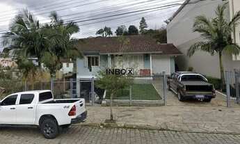 Imagem 2: INBOX CIA IMOBILIÁRIA ALUGA CASA INDIVIDUAL COM 05 QUARTOS LOCALIZADA NO BAIRRO SANTA MART