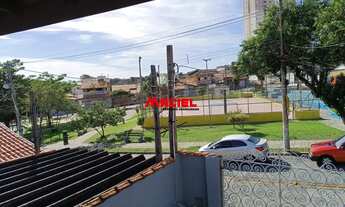 Imagem 3: AMPLA CASA COM 4 DORMITÓRIOS EM ÓTIMA LOCALIZAÇÃO !!