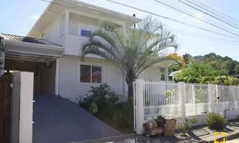 Imagem 2: CASA RESIDENCIAL - 5 DORMITÓRIOS - COM EDÍCULA - 508m² DE ÁREA PRIVATIVA - CAMPECHE - FLOR