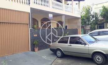 Imagem 1: Casa linear com 3 quartos e varanda ampla com garagem para 8 carros