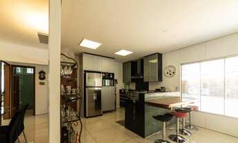 Imagem 4: Casa para venda possui 250 metros quadrados com 3 quartos em Residencial Sul - Nova Lima