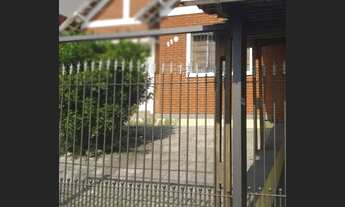 Imagem 2: Ampla casa 98 m2, 2 quartos, 1 suíte, 1 banheiro social, e garagem para 3 carros no Jaguar