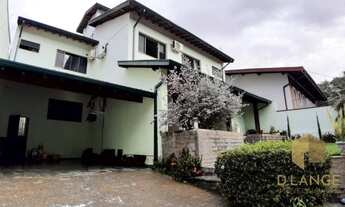 Imagem: Sobrado para venda possui 250 metros quadrados