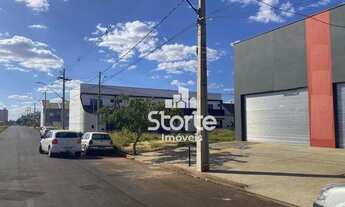 Imagem 2: Galpão para alugar, 198 m² por R$ 5.000/mês - Novo Mundo - Uberlândia/MG