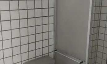 Imagem 3: Ótimo apartamento em prédio com piscina e elevador em Intermares!