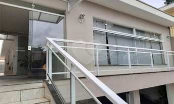 Imagem 2: Casa térrea, 07 vagas de garagem, 4 dormitórios, amplo quintal