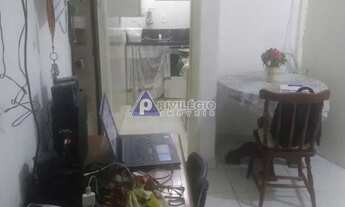 Imagem 2: LINDO e ESPAÇOSO, 1 quarto com dependência em Bairro de Fátima/Santa Teresa