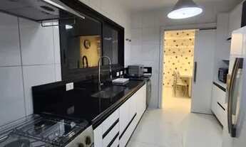 Imagem 5: Linda Casa no Centro de Alphaville com 4 Suítes + Linda Área de Lazer com Piscina e Churra