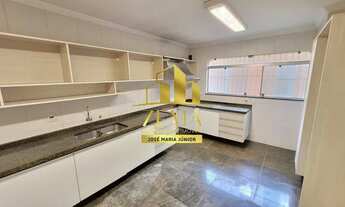 Imagem 2: Sobrado Amplo, 04 dorms (02 St), 400 m2, área 1200 m2, Ótima localização