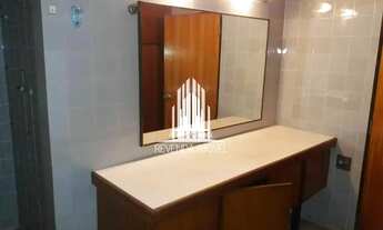 Imagem 2: Sobrado com 5 dormitórios, sendo 4 suítes, 6 vagas e piscina no Morumbi