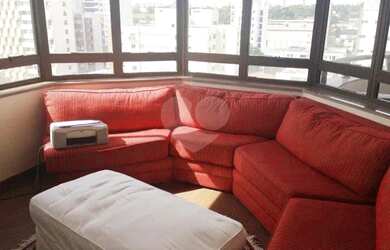 Imagem 3: Apto Reformado - 227m2 - 4 Quartos/2 Suítes/3 Vagas de garagem