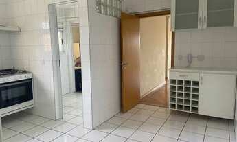 Imagem 2: Apartamento com 3 dormitórios + escritório, lavabo e cozinha ampla e iluminada