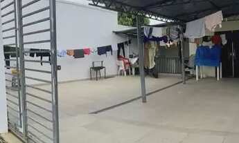 Imagem 3: Casa de rua pública