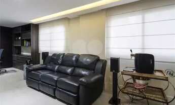 Imagem 2: Apartamento com 122m², mobiliado e equipado, dois dormitórios, sendo uma suíte, duas vagas