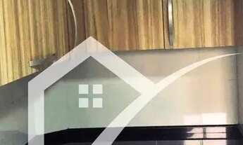 Imagem 6: Sobrado para venda possui 220 m² com 3 quartos. 3 suites, 3 vagas